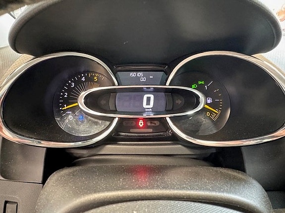 Renault Clio 10 of 13