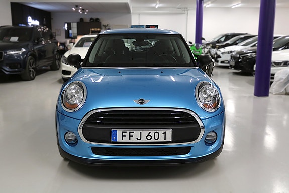 MINI One 2 of 5