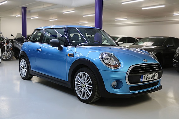 MINI One 3 of 5