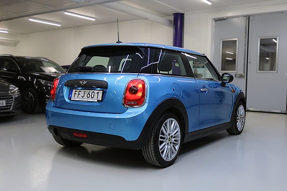 MINI One 4 of 5