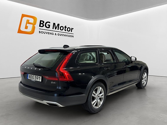 Volvo V90 Cross Country 4 of 19