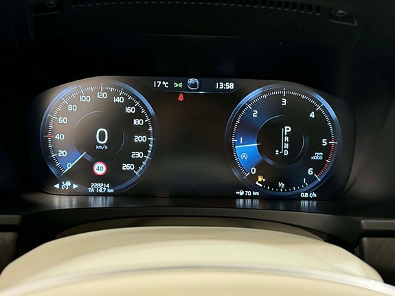 Volvo V90 Cross Country 16 of 19