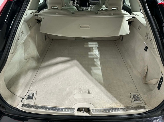 Volvo V90 Cross Country 13 of 19