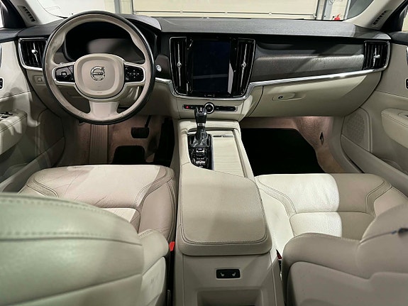 Volvo V90 Cross Country 14 of 19