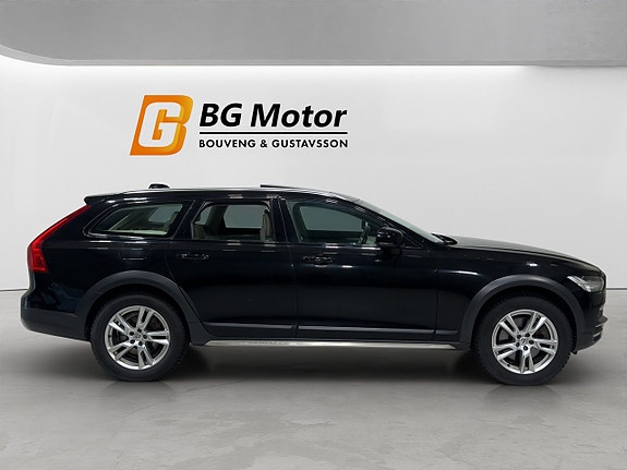Volvo V90 Cross Country 3 of 19