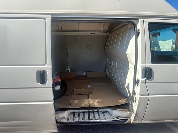 Volkswagen Transporter 10 of 16