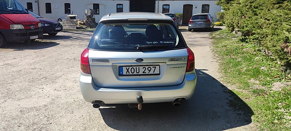 Subaru Legacy 4 of 5