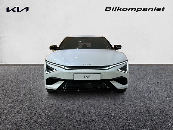 Kia EV6 2 of 5