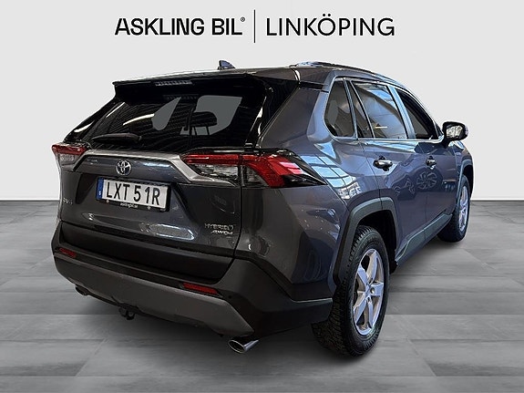 Toyota RAV4 2 of 21