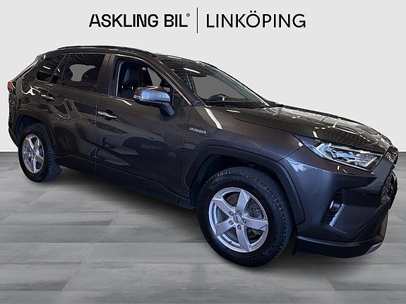 Toyota RAV4 3 of 21