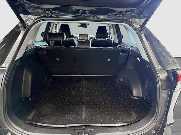 Toyota RAV4 10 of 21
