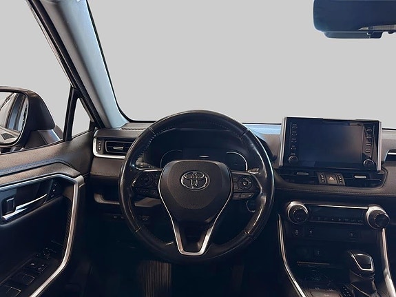 Toyota RAV4 9 of 21