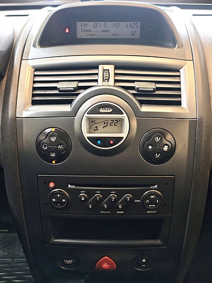 Renault Megane 21 of 22