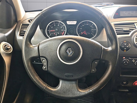 Renault Megane 18 of 22