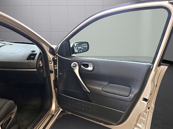Renault Megane 12 of 22