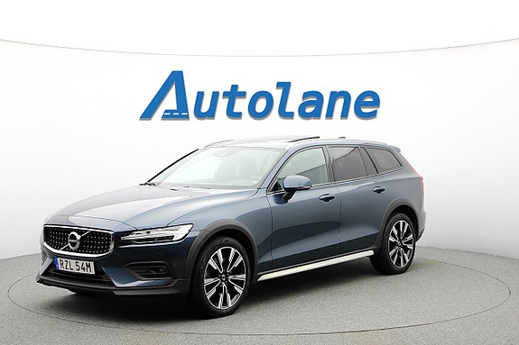 Volvo V60 Cross Country 3 of 5