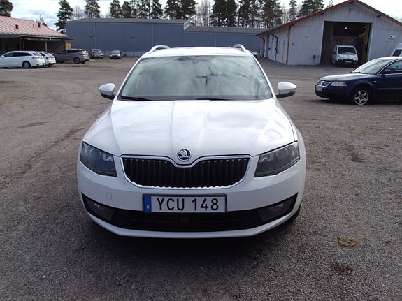 Skoda Octavia 3 of 5