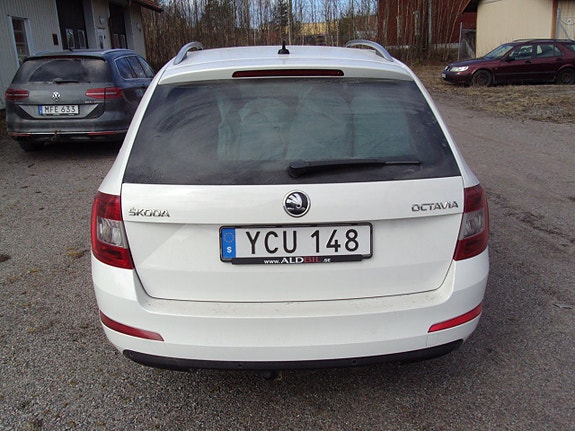 Skoda Octavia 4 of 5