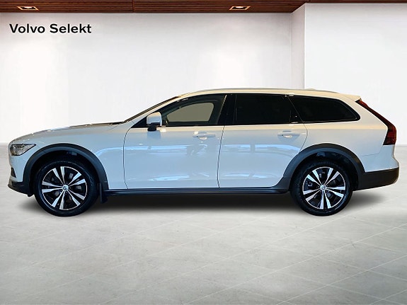 Volvo V90 Cross Country 3 of 5
