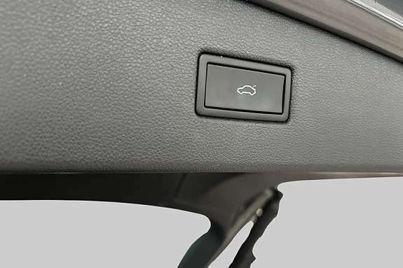 Volkswagen Tiguan 12 of 23