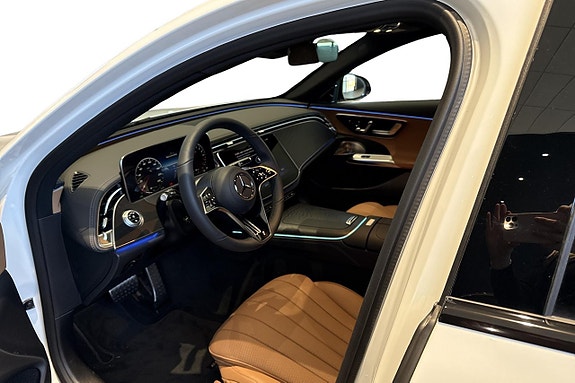 Mercedes-Benz E300 de 12 of 17