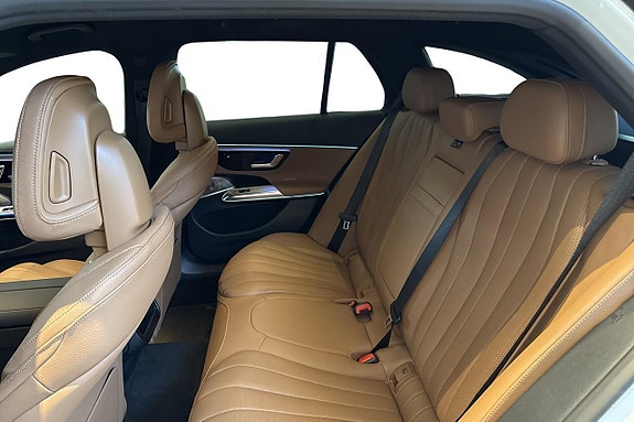 Mercedes-Benz E300 de 11 of 17