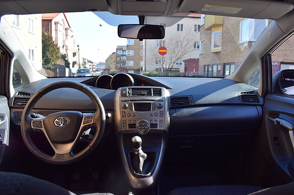 Toyota Verso 3 of 5