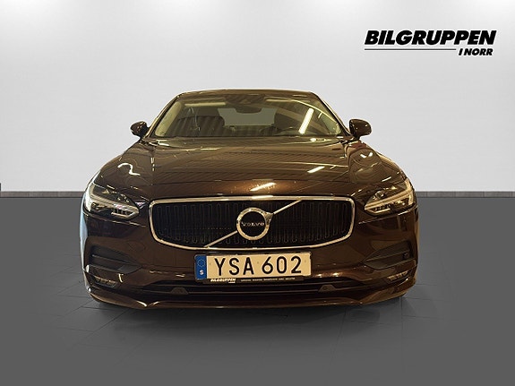 Volvo S90 2 of 5