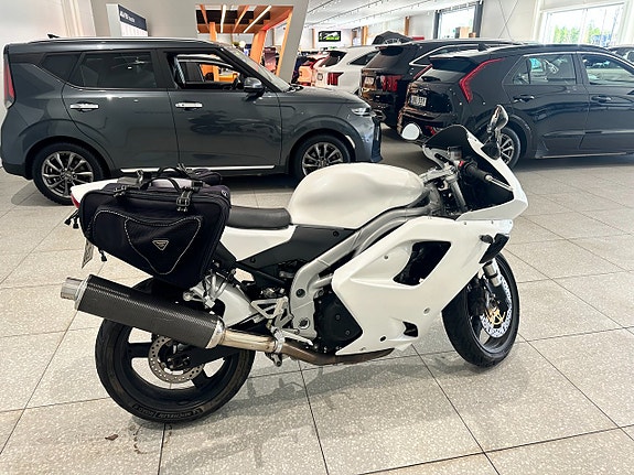 Triumph Daytona NS 955i 3 of 3