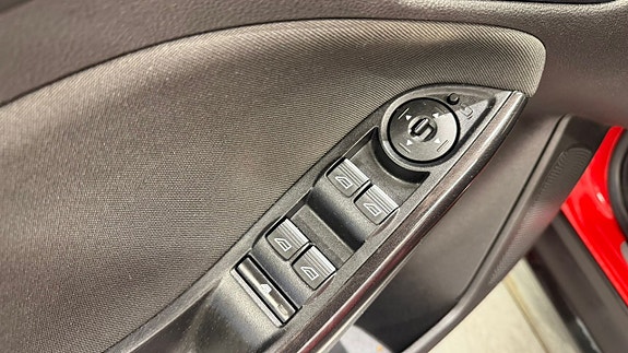 Ford Focus 15 of 15