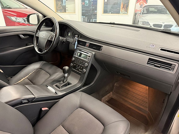 Volvo V70 8 of 11