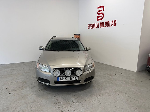 Volvo V70 2 of 11