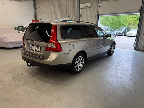Volvo V70 6 of 11