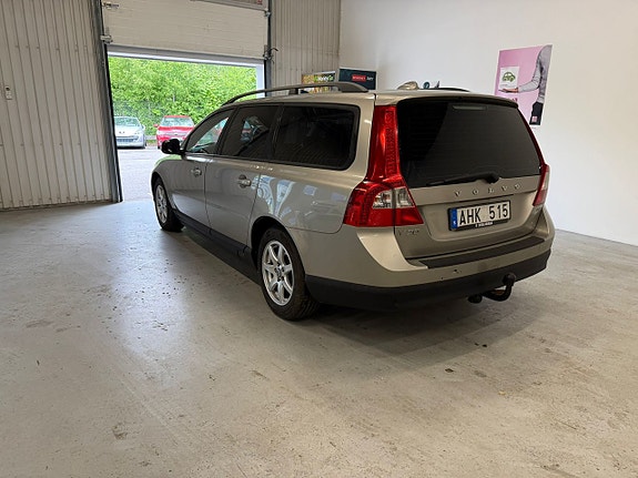 Volvo V70 4 of 11