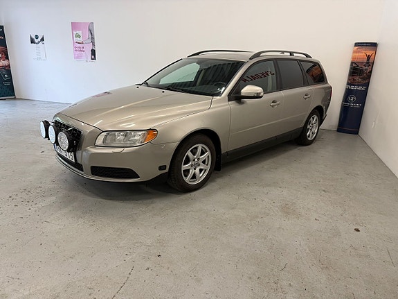 Volvo V70 3 of 11