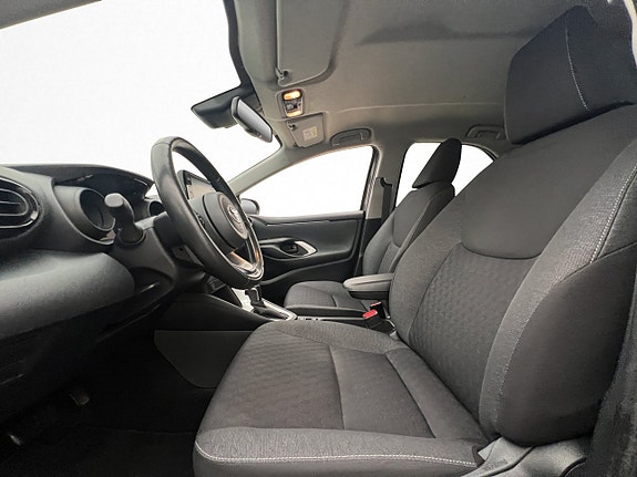 Toyota Yaris 9 of 27