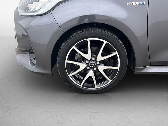 Toyota Yaris 24 of 27