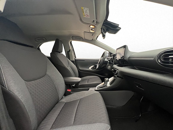 Toyota Yaris 21 of 27
