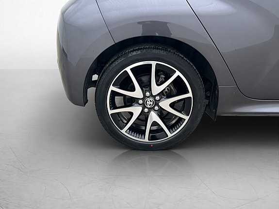 Toyota Yaris 26 of 27
