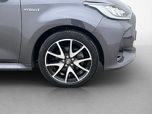 Toyota Yaris 27 of 27