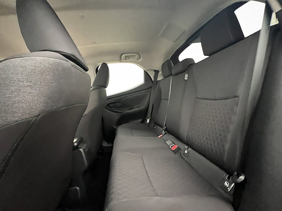 Toyota Yaris 22 of 27