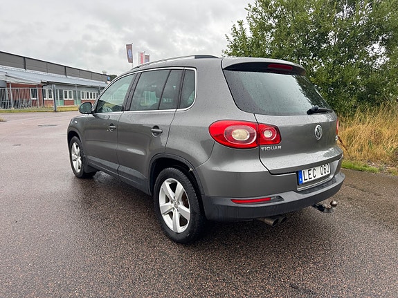 Volkswagen Tiguan 3 of 21
