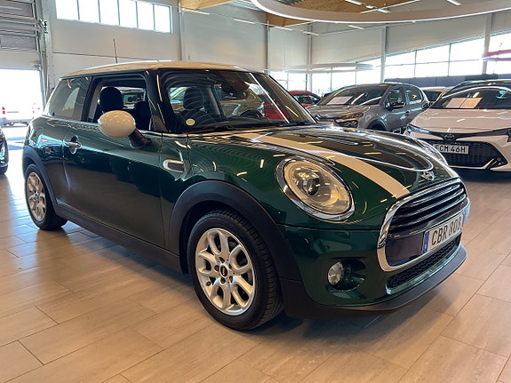MINI Cooper 3 of 5