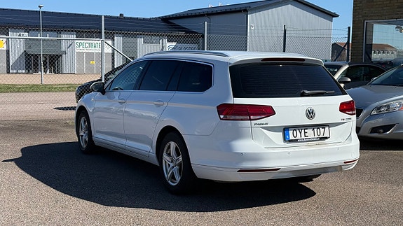 Volkswagen Passat 6 of 30