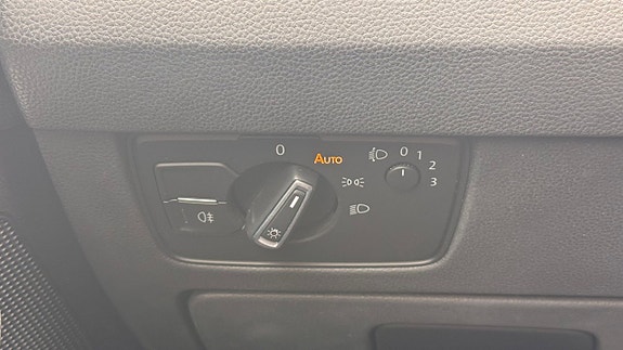 Volkswagen Passat 17 of 30