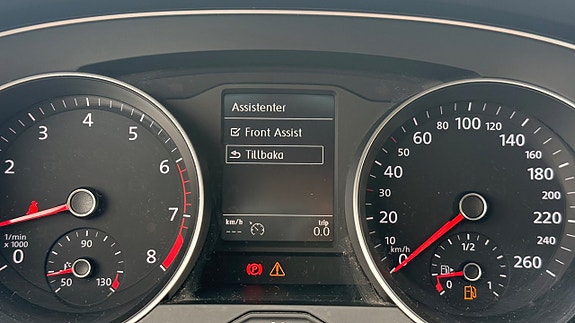 Volkswagen Passat 30 of 30