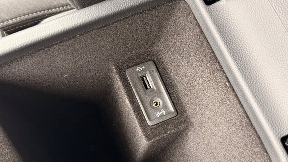 Volkswagen Passat 25 of 30