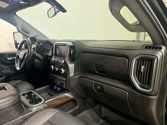 GMC Sierra 4 of 5