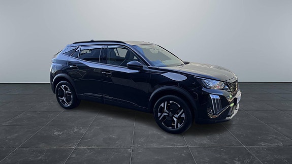 Peugeot 2008 2 of 5