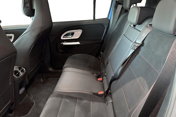 Mercedes-Benz GLB350 10 of 18